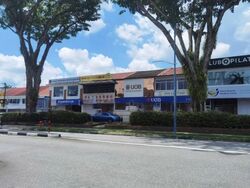 Kensington Park Road (D19), Retail #566278331